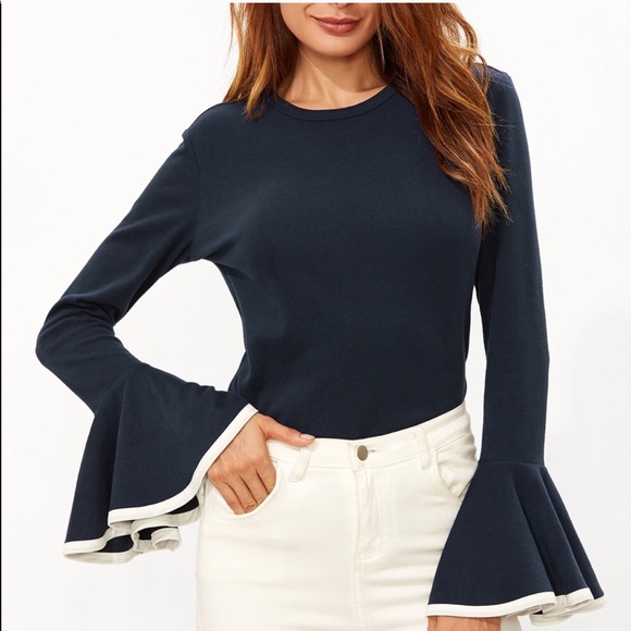 ecru studios Tops - ⭐️Navy bell sleeved shirt